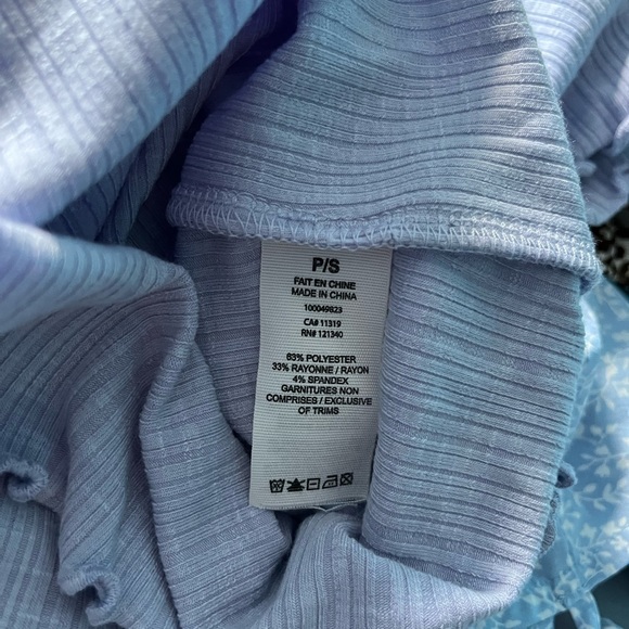 Garage Lilac Crop Top - Picture 4 of 5